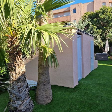 Haut De Villa A 700 Metres De La Plage, Totalement Independant Et Accessible Par Un Escalier Exterieur サント・マキシム エクステリア 写真