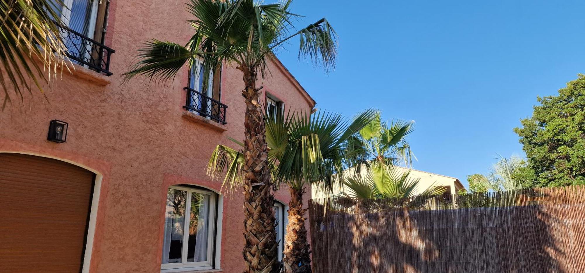 Haut De Villa A 700 Metres De La Plage, Totalement Independant Et Accessible Par Un Escalier Exterieur サント・マキシム エクステリア 写真