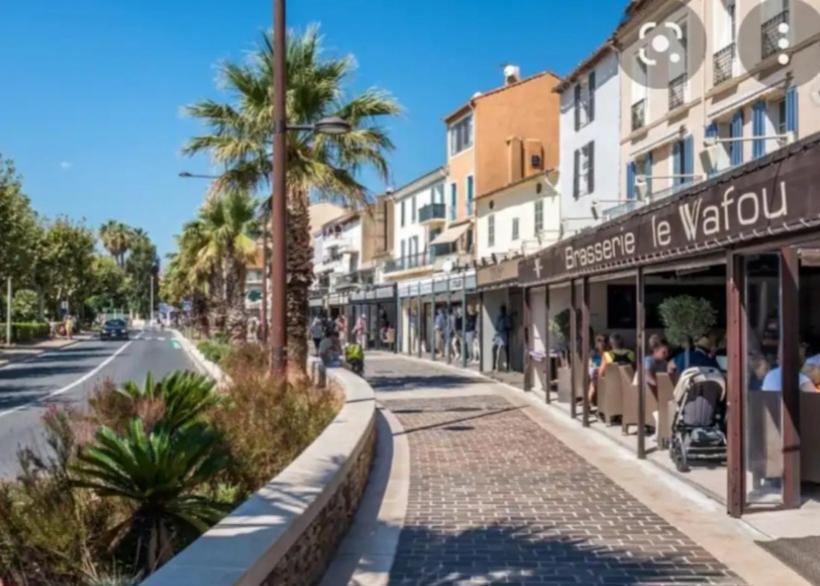 Haut De Villa A 700 Metres De La Plage, Totalement Independant Et Accessible Par Un Escalier Exterieur サント・マキシム エクステリア 写真