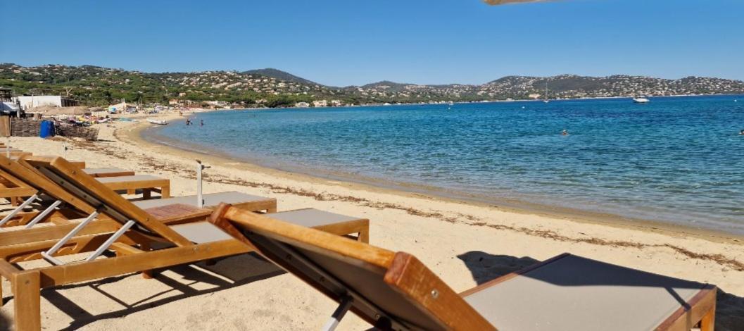 Haut De Villa A 700 Metres De La Plage, Totalement Independant Et Accessible Par Un Escalier Exterieur サント・マキシム エクステリア 写真
